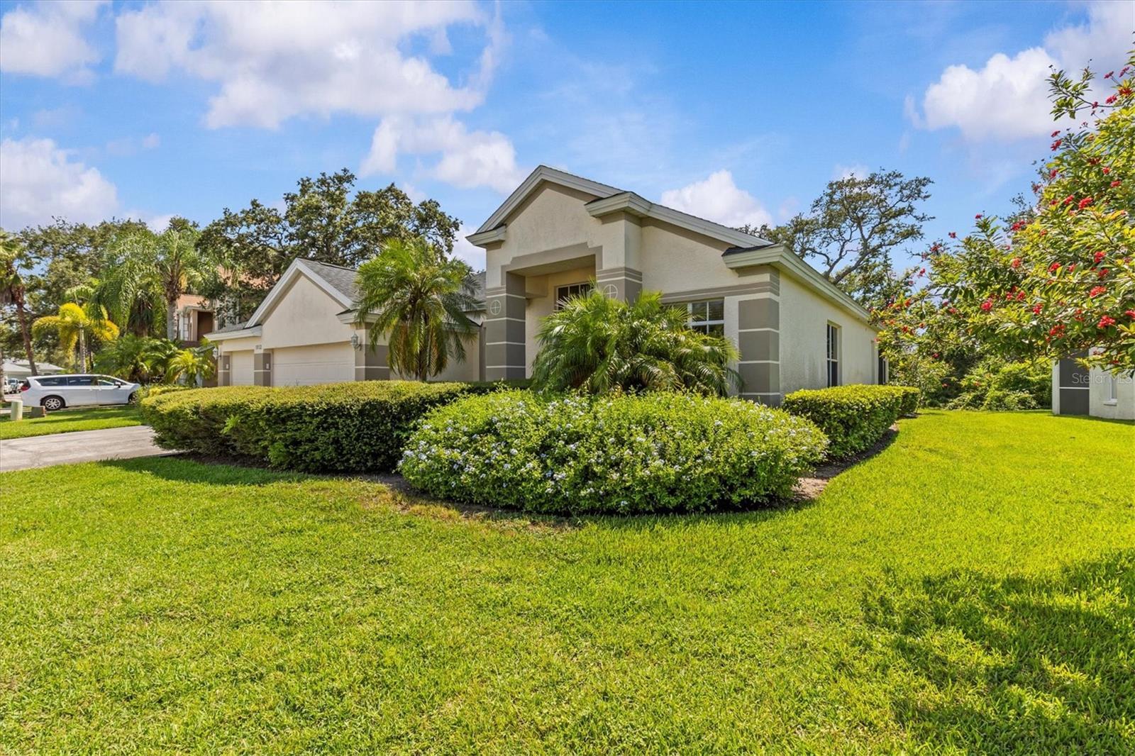 Property Photo: 1852 Longview Lane FL 34689