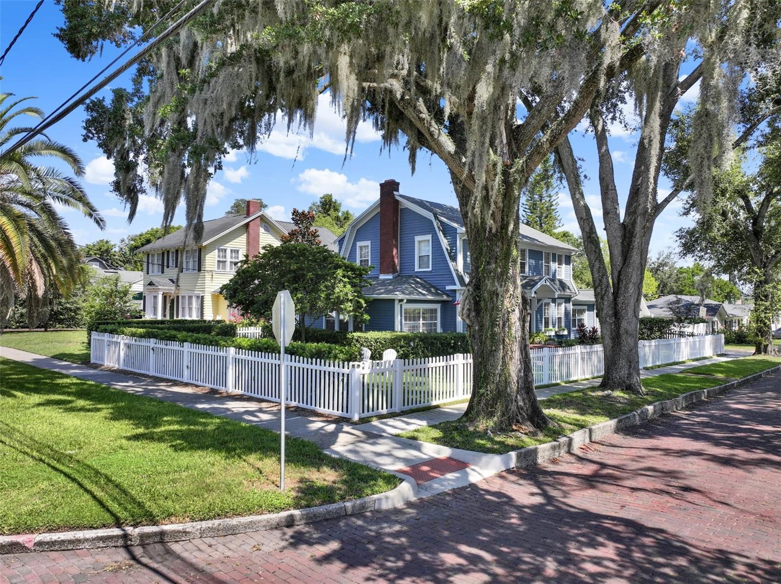Property Photo:  719 E Marks Street  FL 32803 