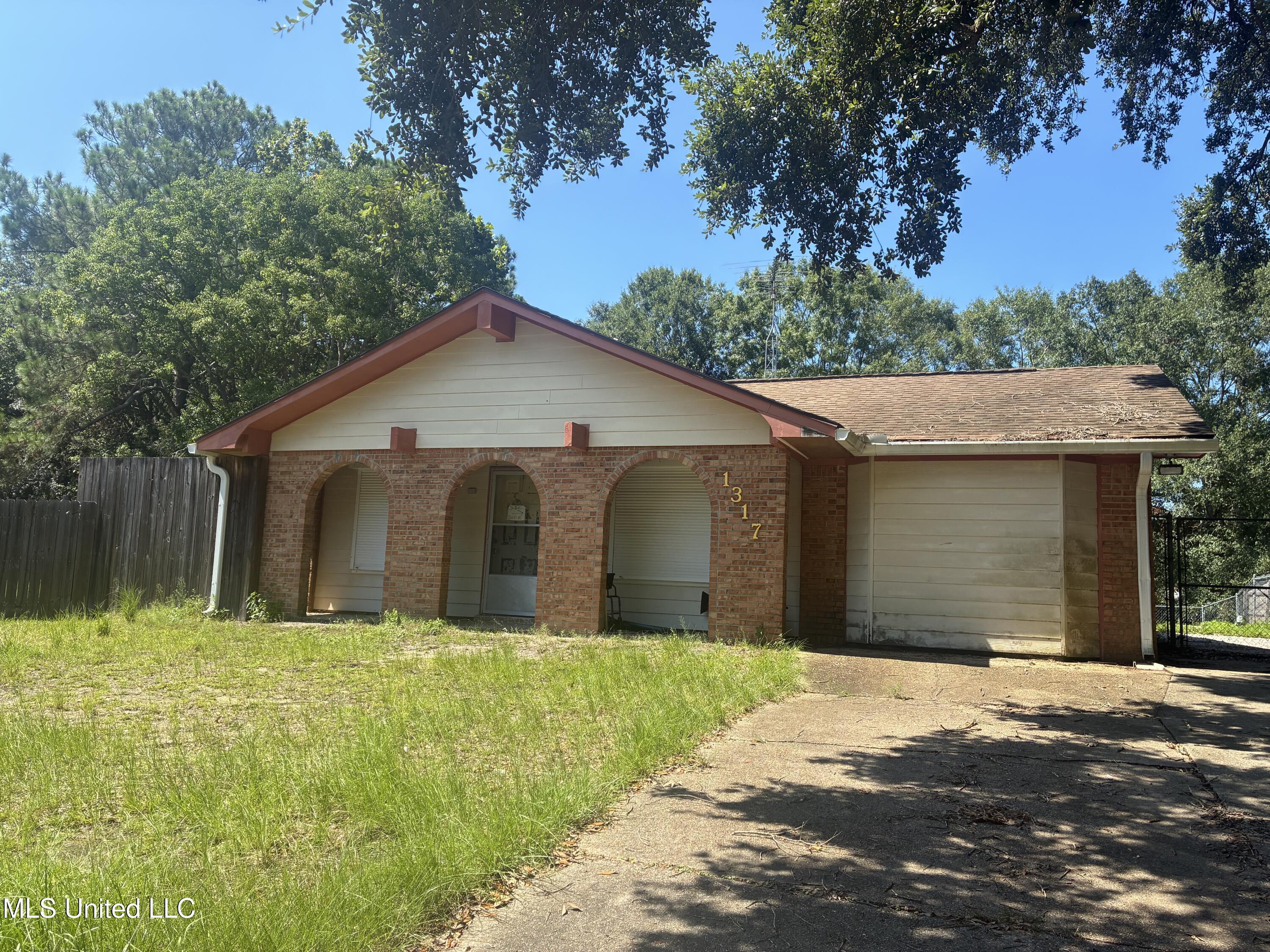 Property Photo: 1317 Chalmette Avenue MS 39564