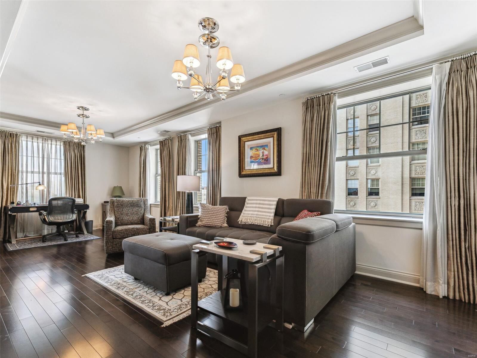 Property Photo: 232 N Kingshighway Boulevard 910 MO 63108