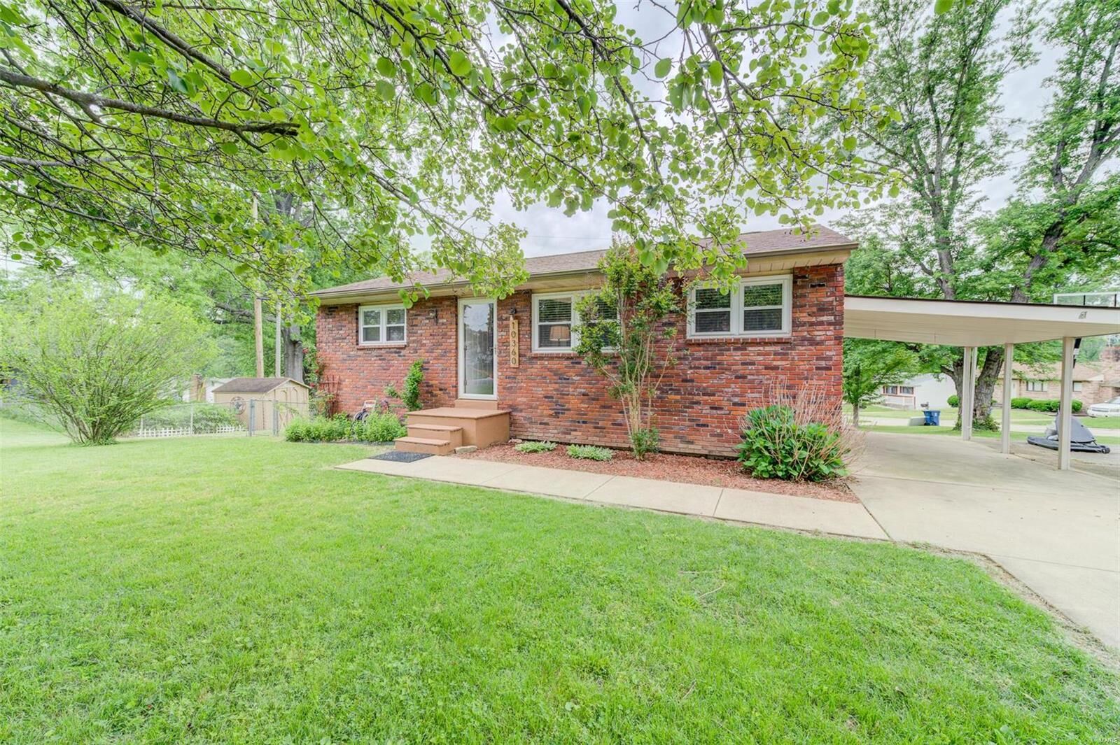 Property Photo: 10360 Roscommon Drive MO 63123