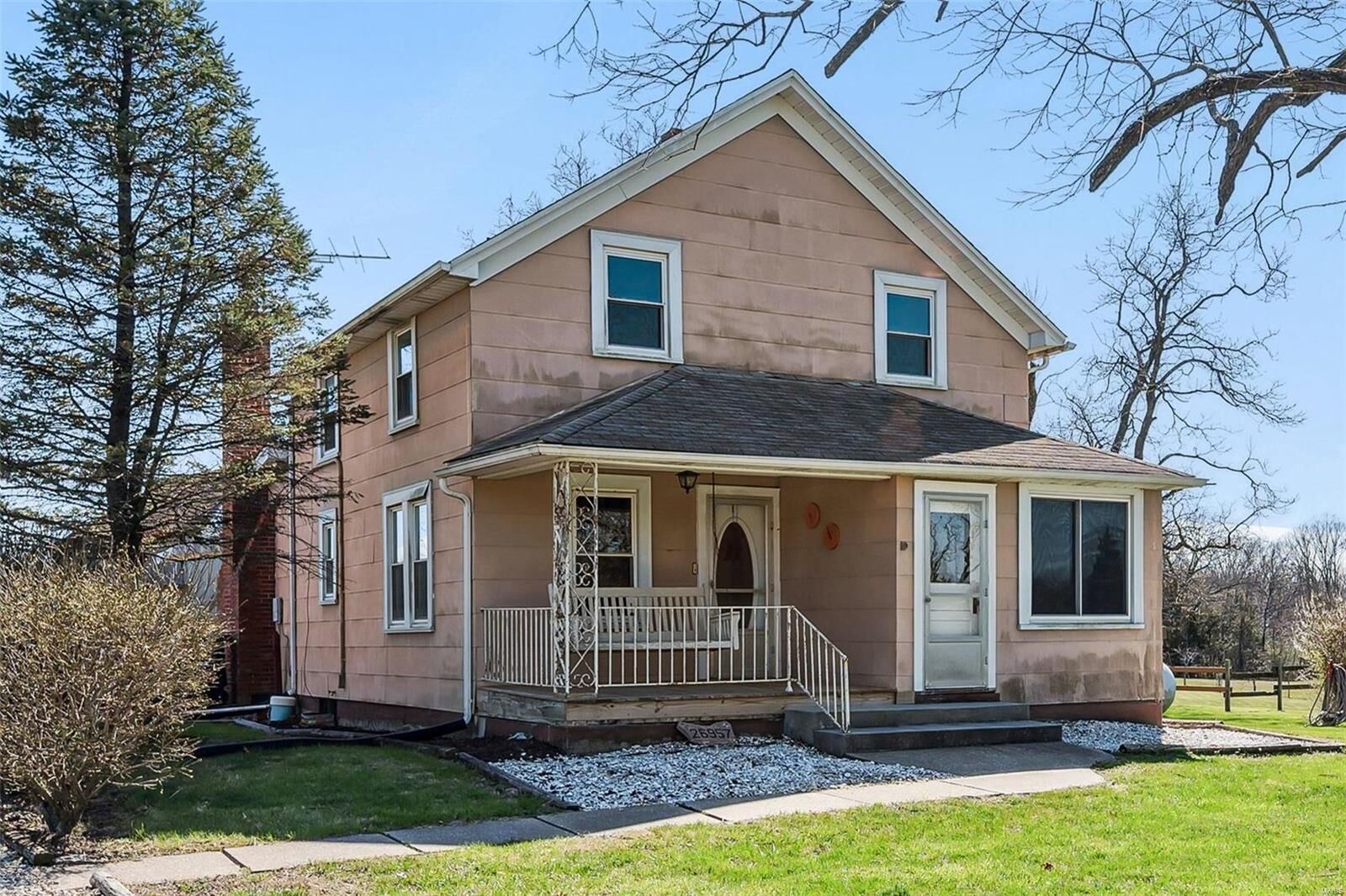 Property Photo: 26957 Schuetzenground Road MO 63383