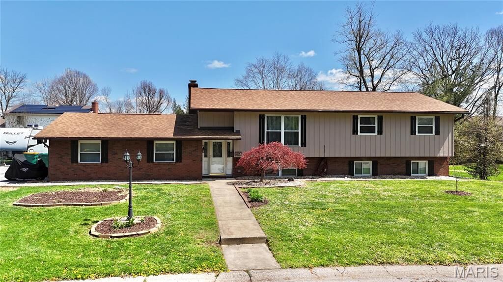 Property Photo:  6 Ravenwood Circle  IL 62269 