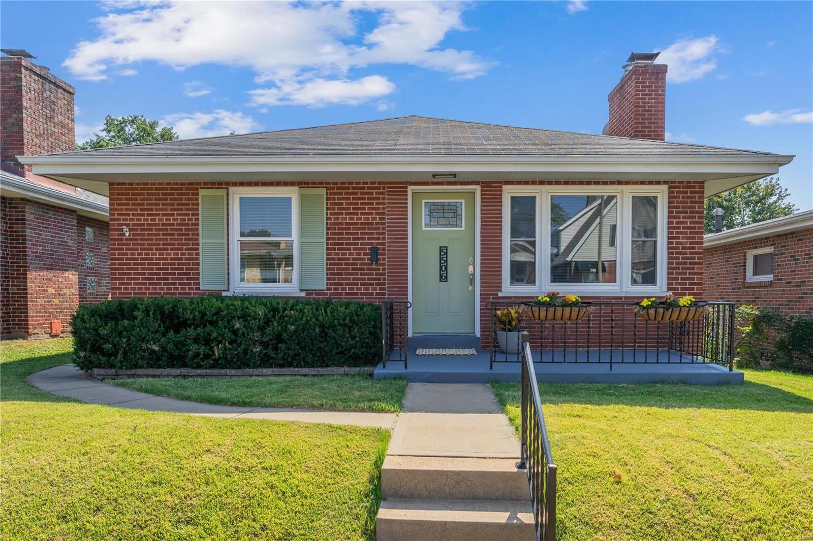 Property Photo: 5506 Eichelberger Street MO 63109