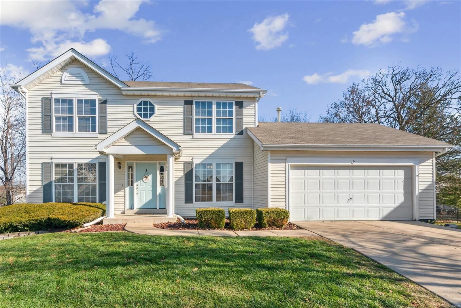 Property Photo: 6 Royallcrest Court MO 63368