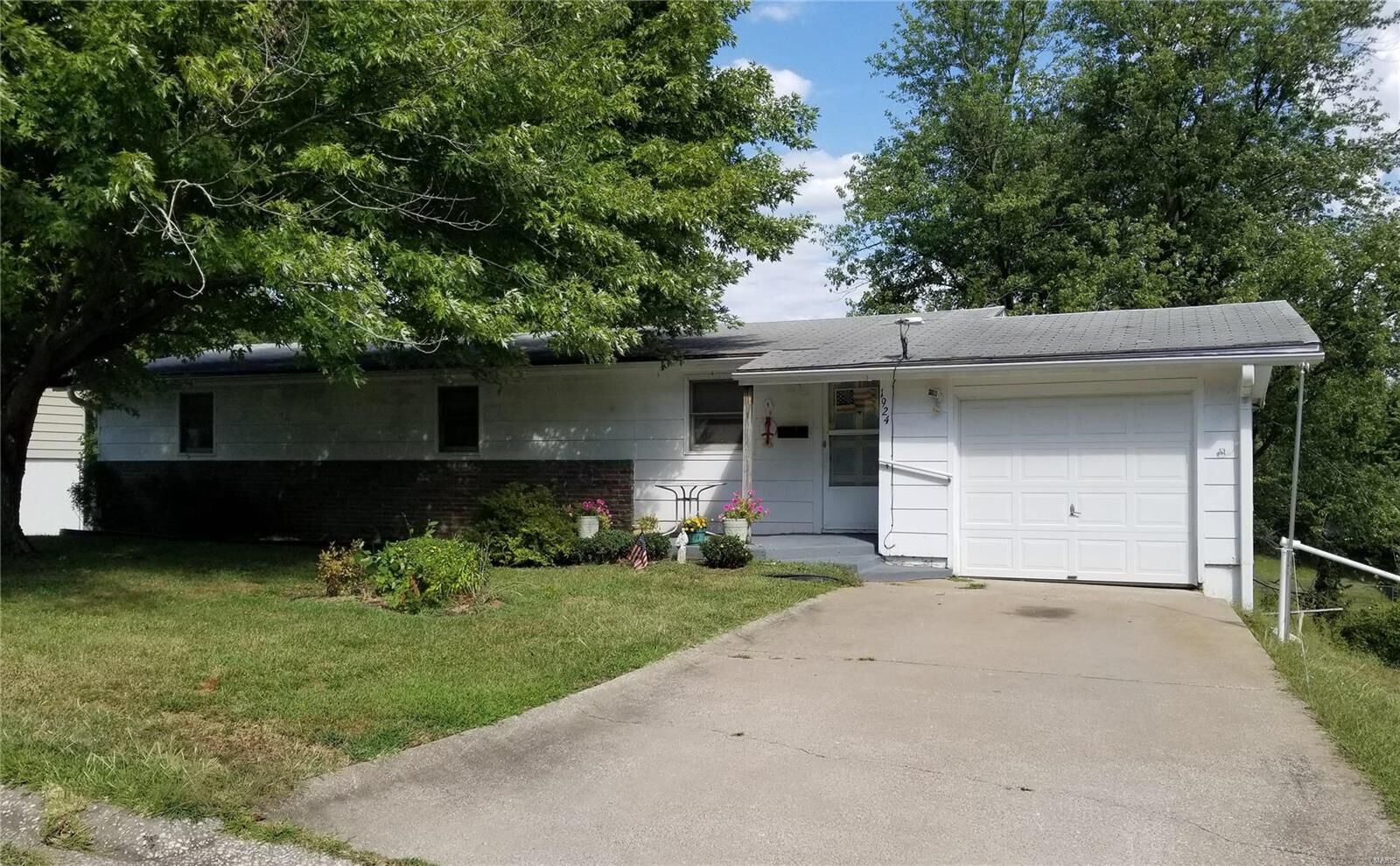 Property Photo: 1924 Stuart Street MO 63401