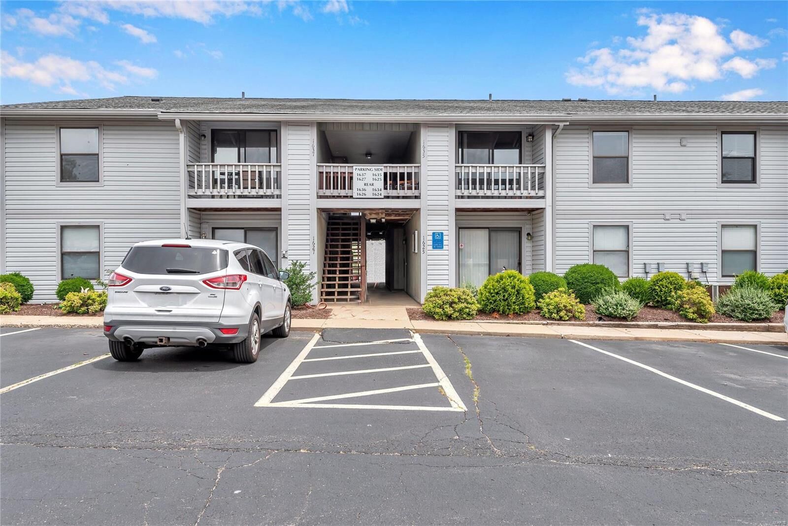 Property Photo:  1635 Summergate Parkway  MO 63303 