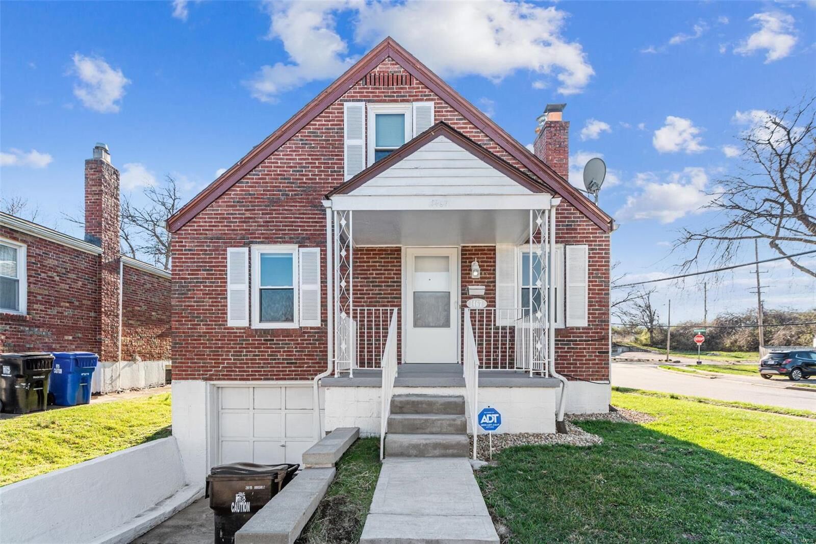 Property Photo:  1467 Sheridan Drive  MO 63132