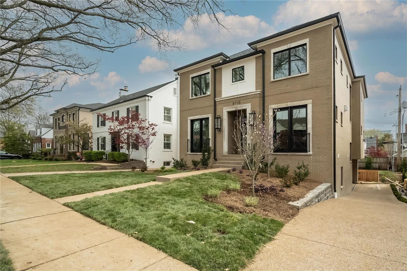Property Photo: 8116 Kingsbury Boulevard MO 63105