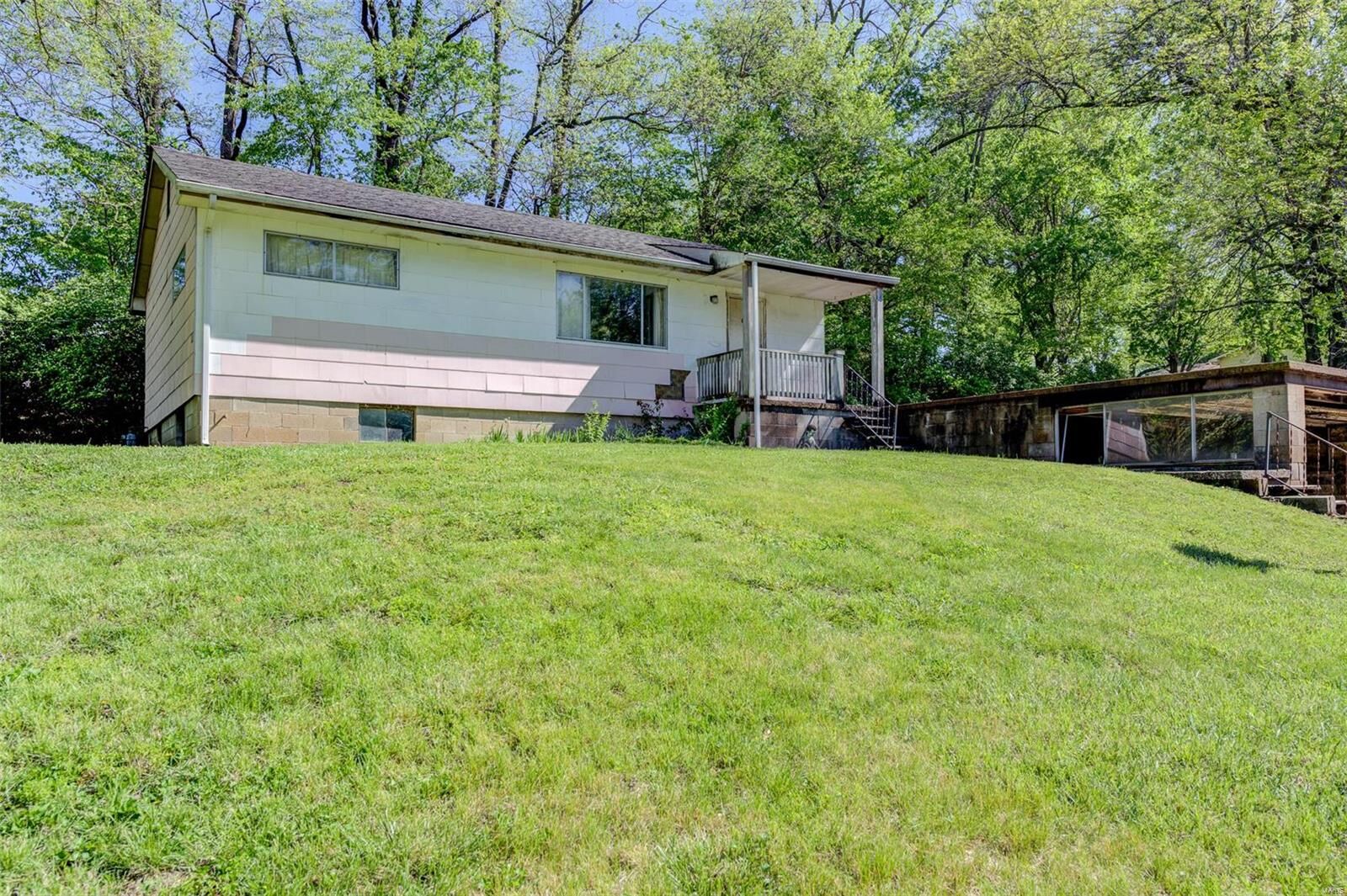 Property Photo:  110 Cumberland Avenue  MO 63043 