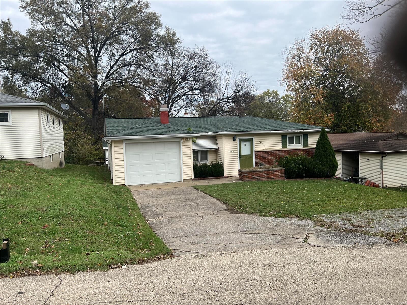 Property Photo:  1604 Mississippi Street  MO 63701 