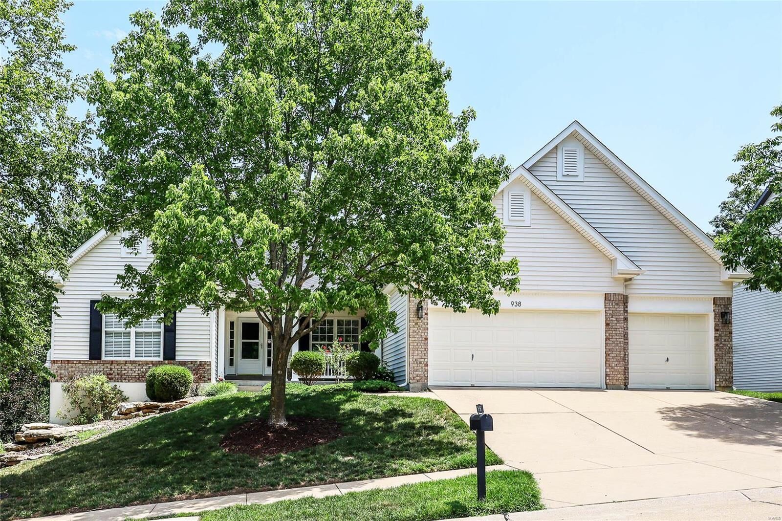 Property Photo: 938 Stone Spring Drive MO 63025