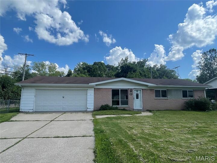Property Photo: 11502 Wylwood Drive MO 63043
