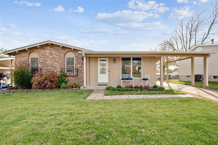 1858 San Pedro Lane  Fenton MO 63026 photo
