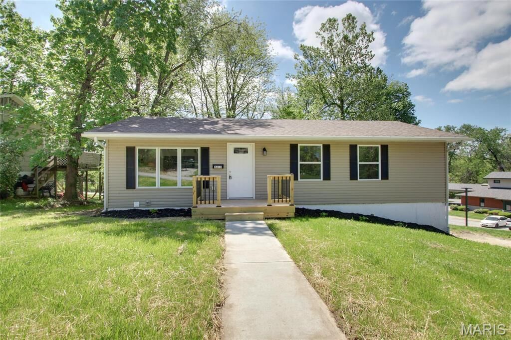 Property Photo:  3613 Iowa Avenue  MO 63401 