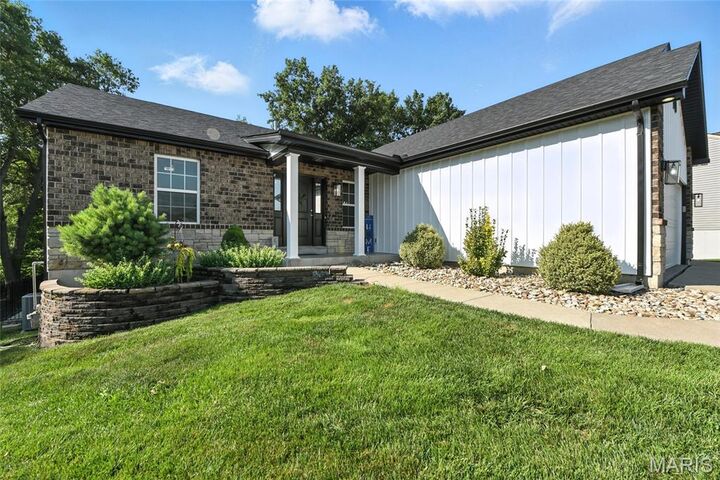 Property Photo:  1334 Heritage Parkway  MO 63385 