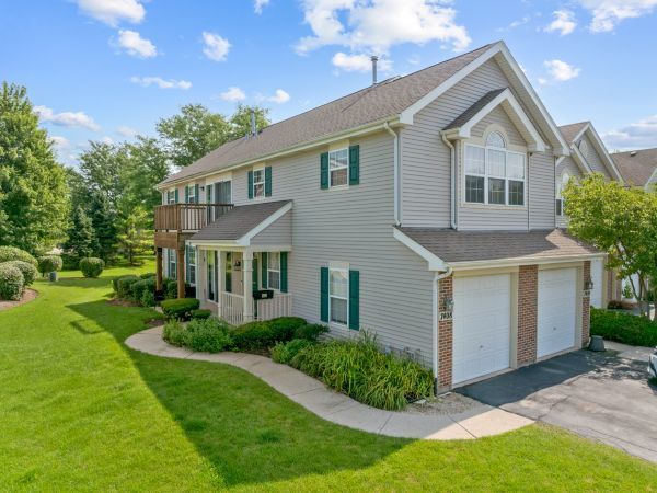 7408 Grandview Court 7408  Carpentersville IL 60110 photo