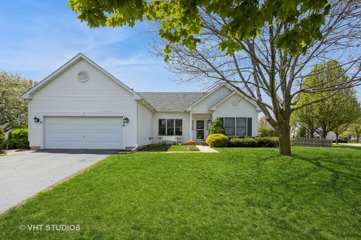 1496 Trailwood Drive  Crystal Lake IL 60014 photo