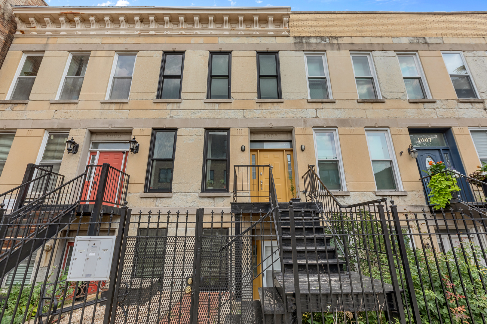 Property Photo:  1005 S Racine Avenue  IL 60607 