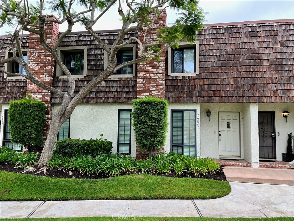 16625 Castaway Lane  Huntington Beach CA 92649 photo