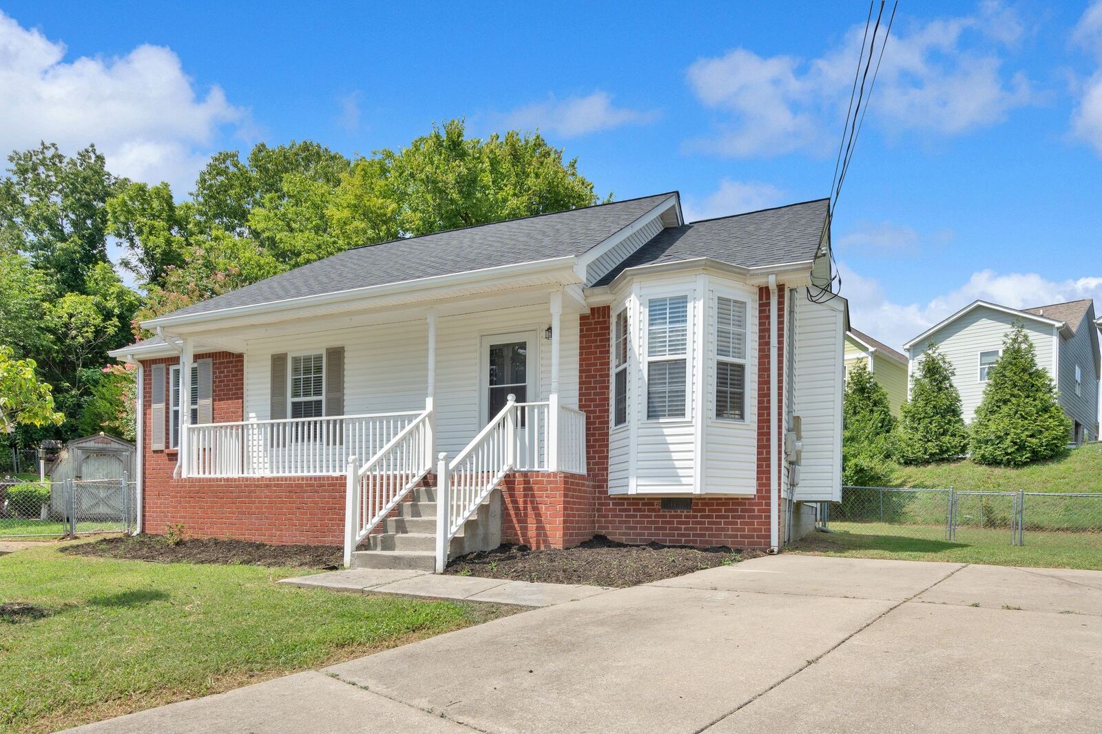 Property Photo:  208 Saddlestone Ct N  TN 37076 