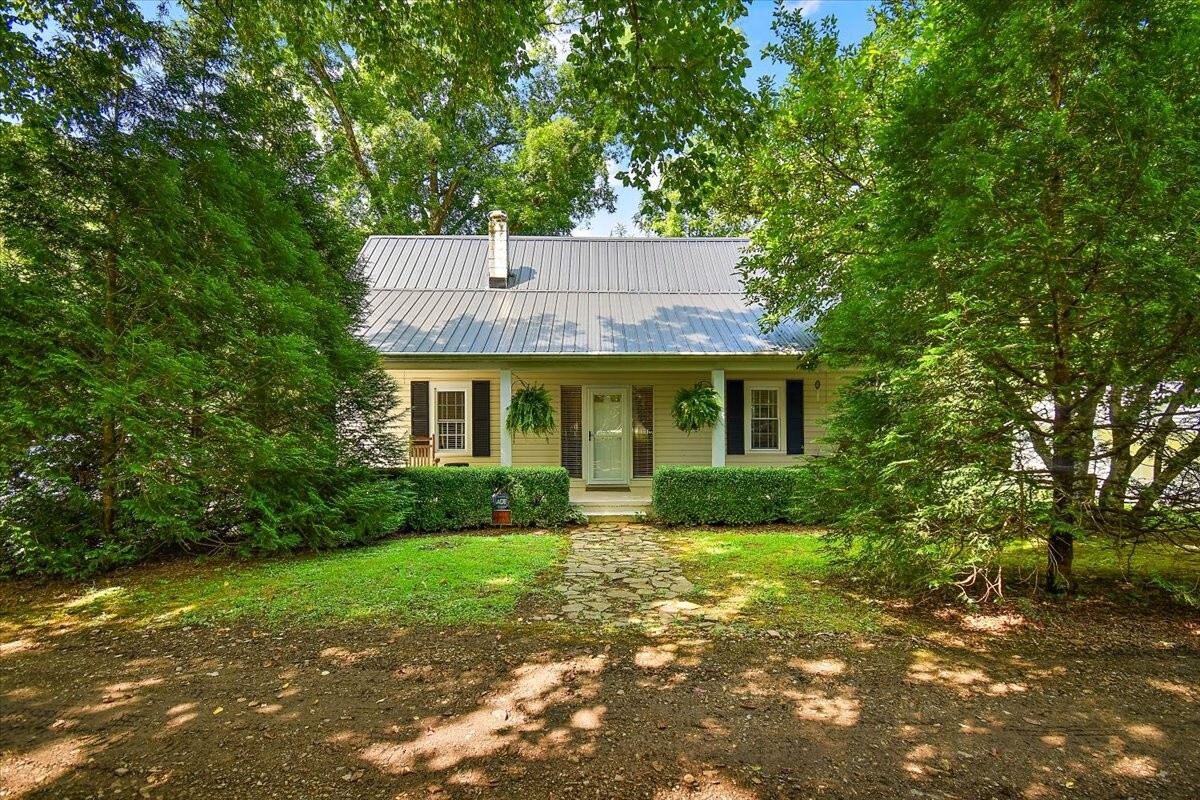 Property Photo: 1570 Wolf Creek Rd TN 38582