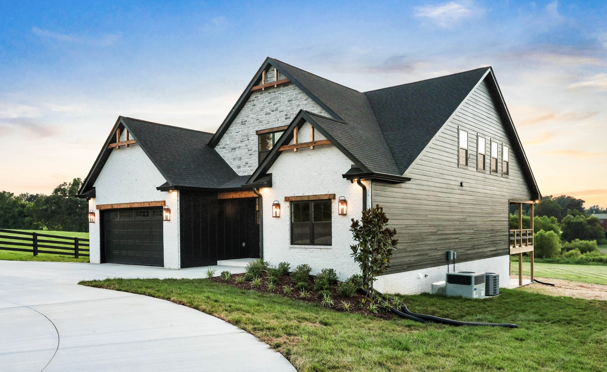 Property Photo: 230 Hall Ct TN 37010