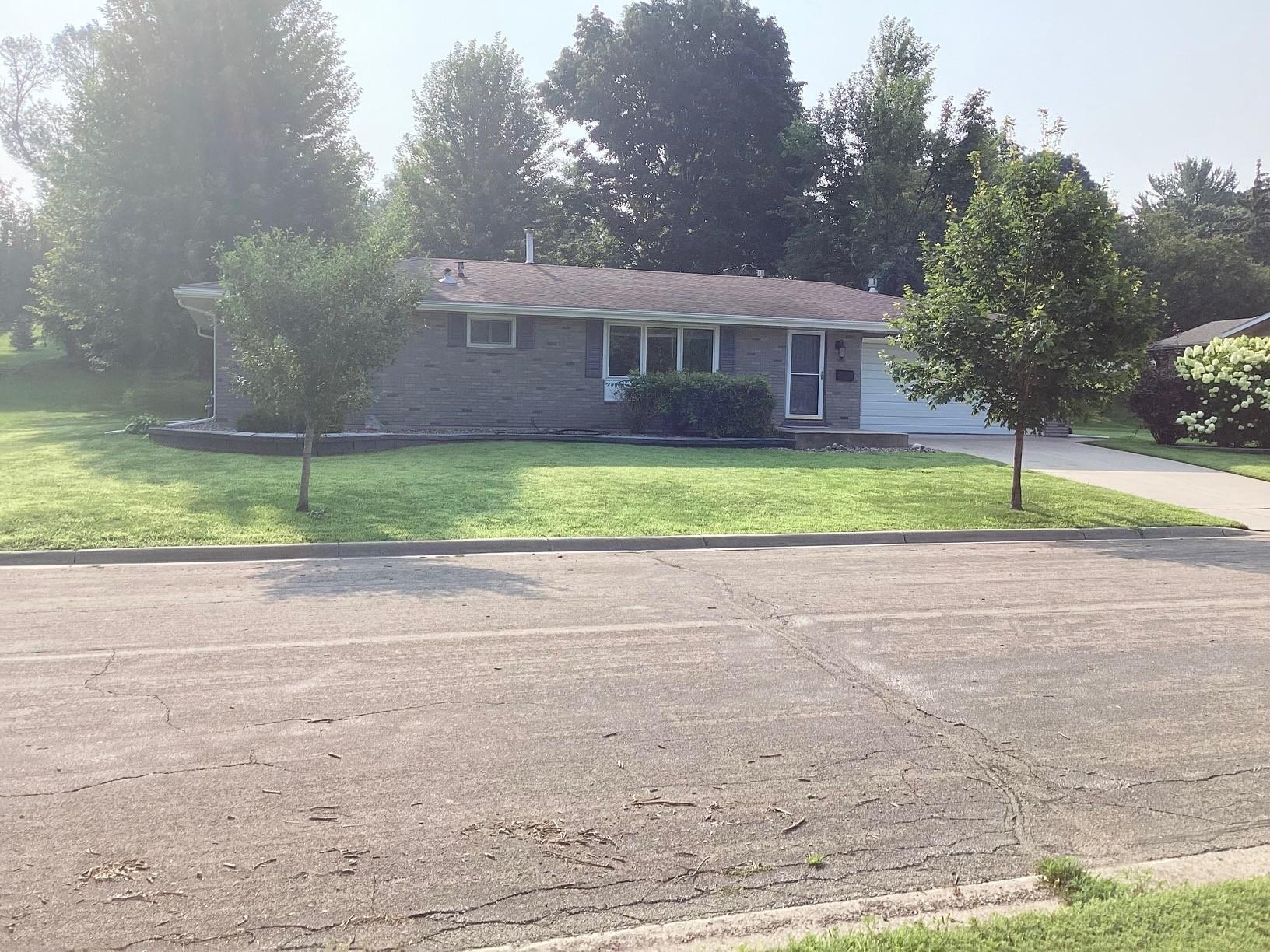 Property Photo:  303 Crescent Drive  MN 56007 