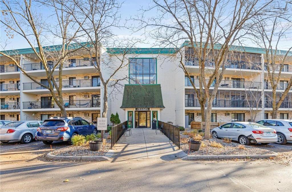 Property Photo:  10531 Cedar Lake Road 315  MN 55305 