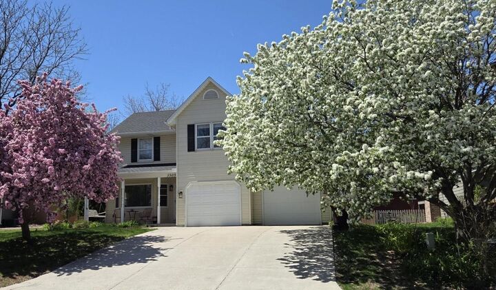 Property Photo: 3909 Gibraltar Trail MN 55123