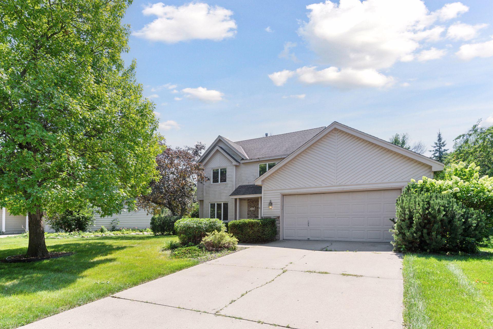 Property Photo: 439 Ridge Lane MN 55318