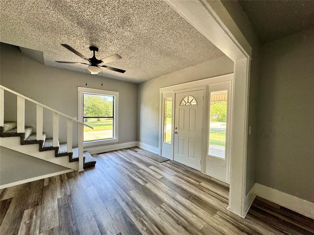 Property Photo: 1002 S 5th Street OK 73018