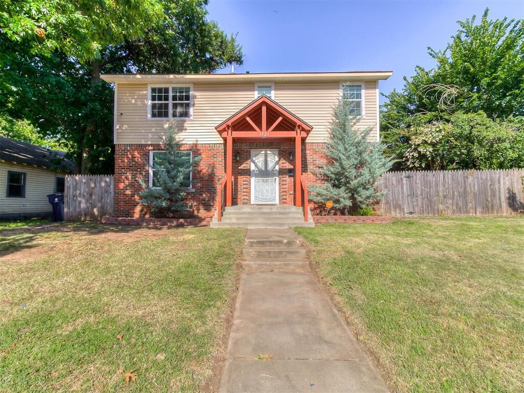 Property Photo: 1521 N Drexel Boulevard OK 73107