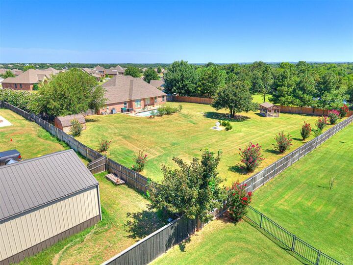 Photo de la propriété:  680 Silver Tree Drive  OK 73020 