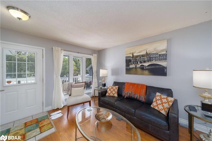 Property Photo: 86 Donald Street ON L4N 1E3