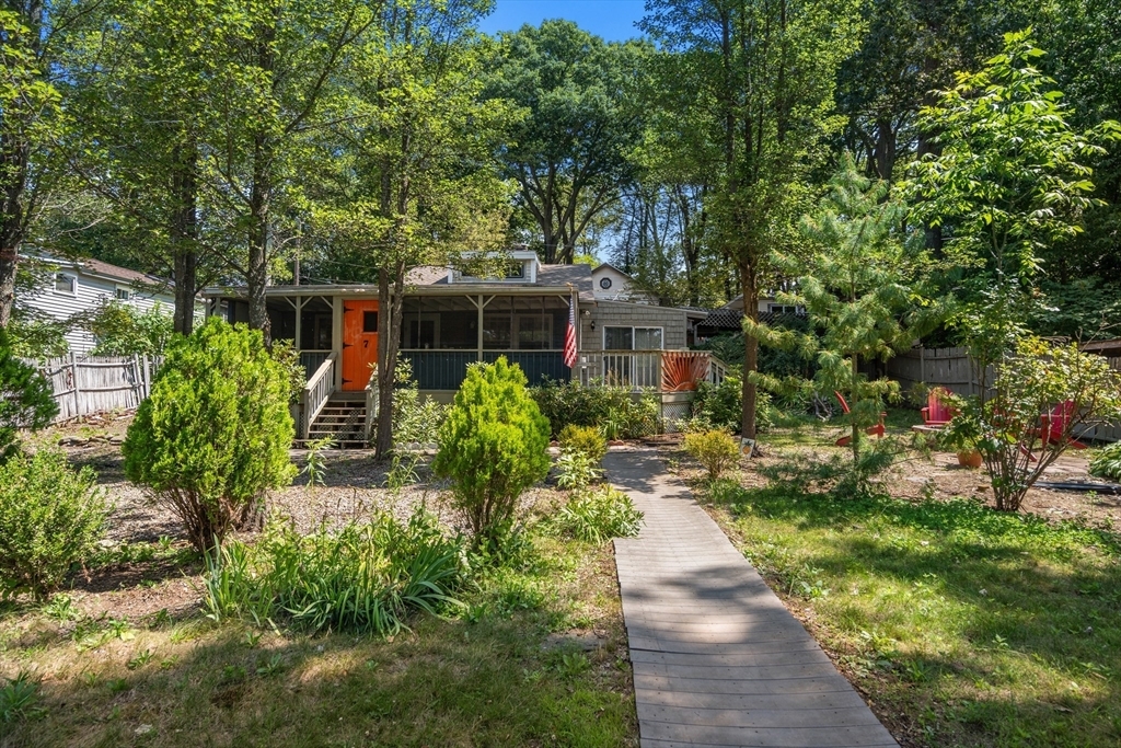 Property Photo: 7 Victoria Ave MA 01543