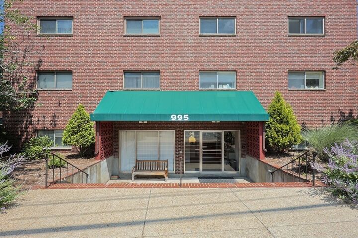 995 Mass Ave 404  Arlington MA 02476 photo