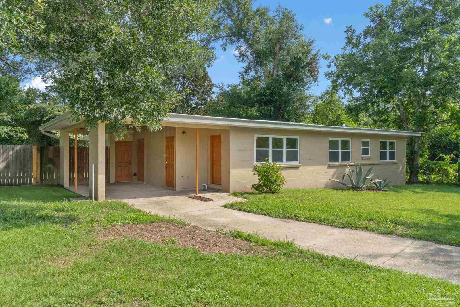 Property Photo: 5379 Youpon St FL 32570