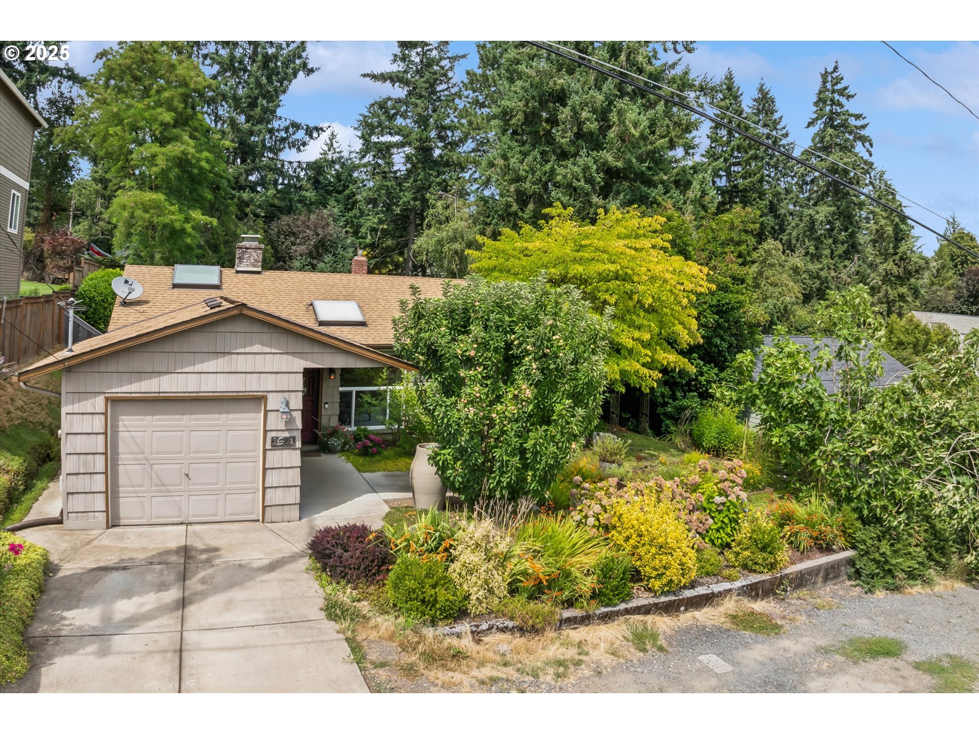 2601 SW Troy St  Portland OR 97219 photo