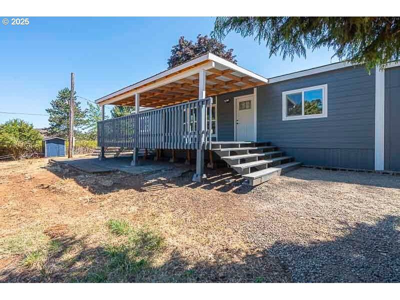 Property Photo: 5686 Battle Creek Rd OR 97306