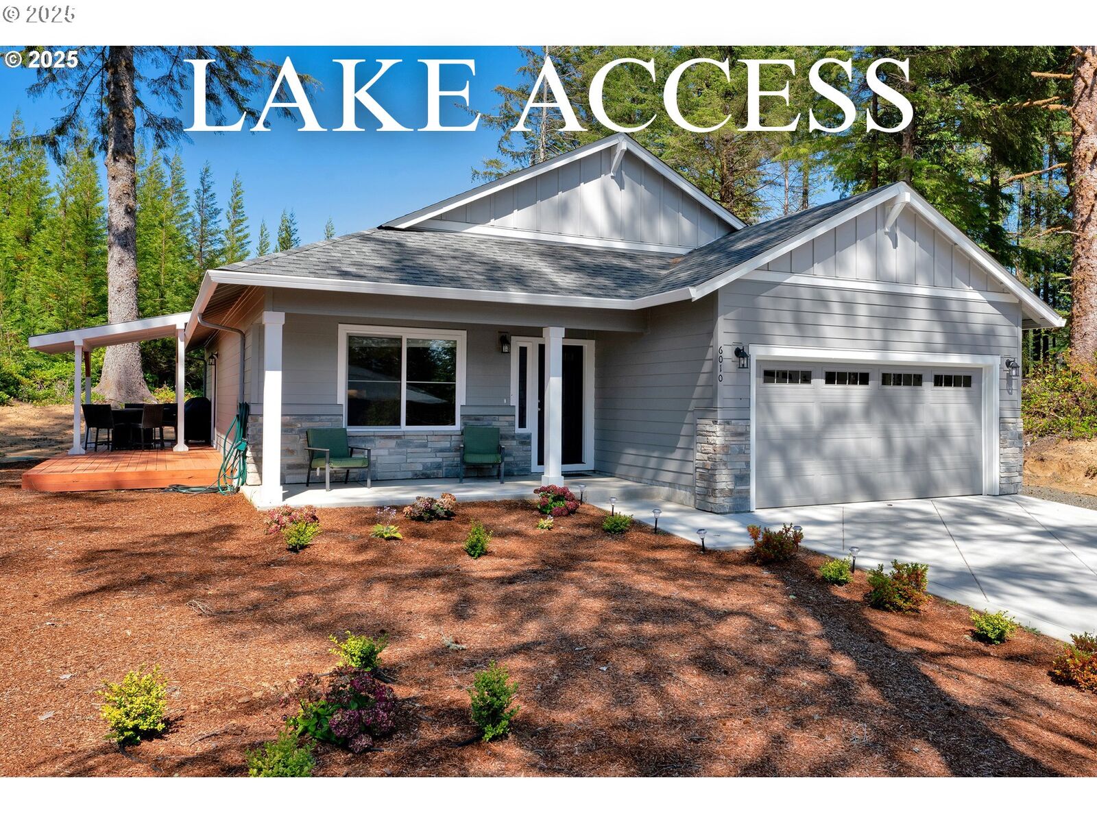 Property Photo: 6010 Little Woahink Dr OR 97439