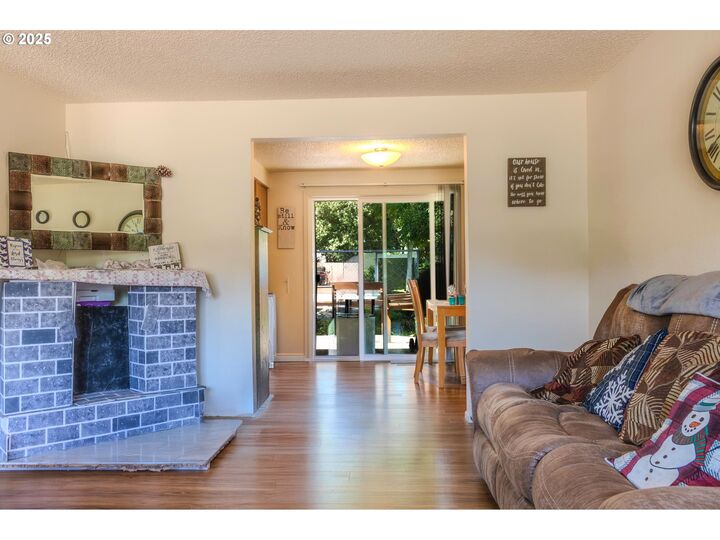 Property Photo:  304 Boone Rd SE  OR 97306 