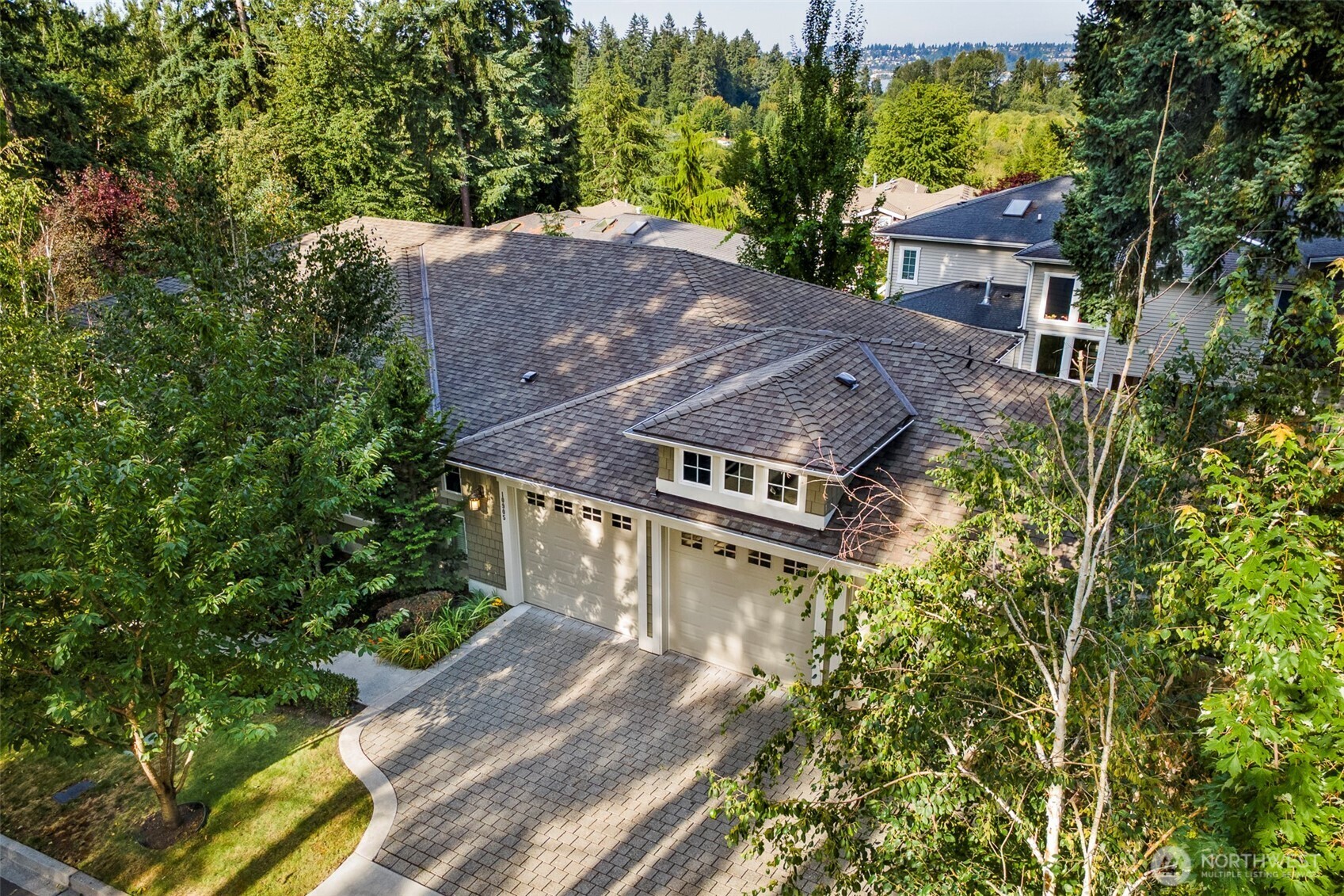 10905  102nd Avenue NE  Kirkland WA 98033 photo