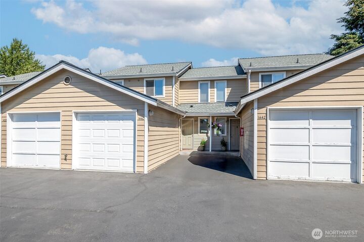 Property Photo:  1440 S 308th Lane  WA 98003 