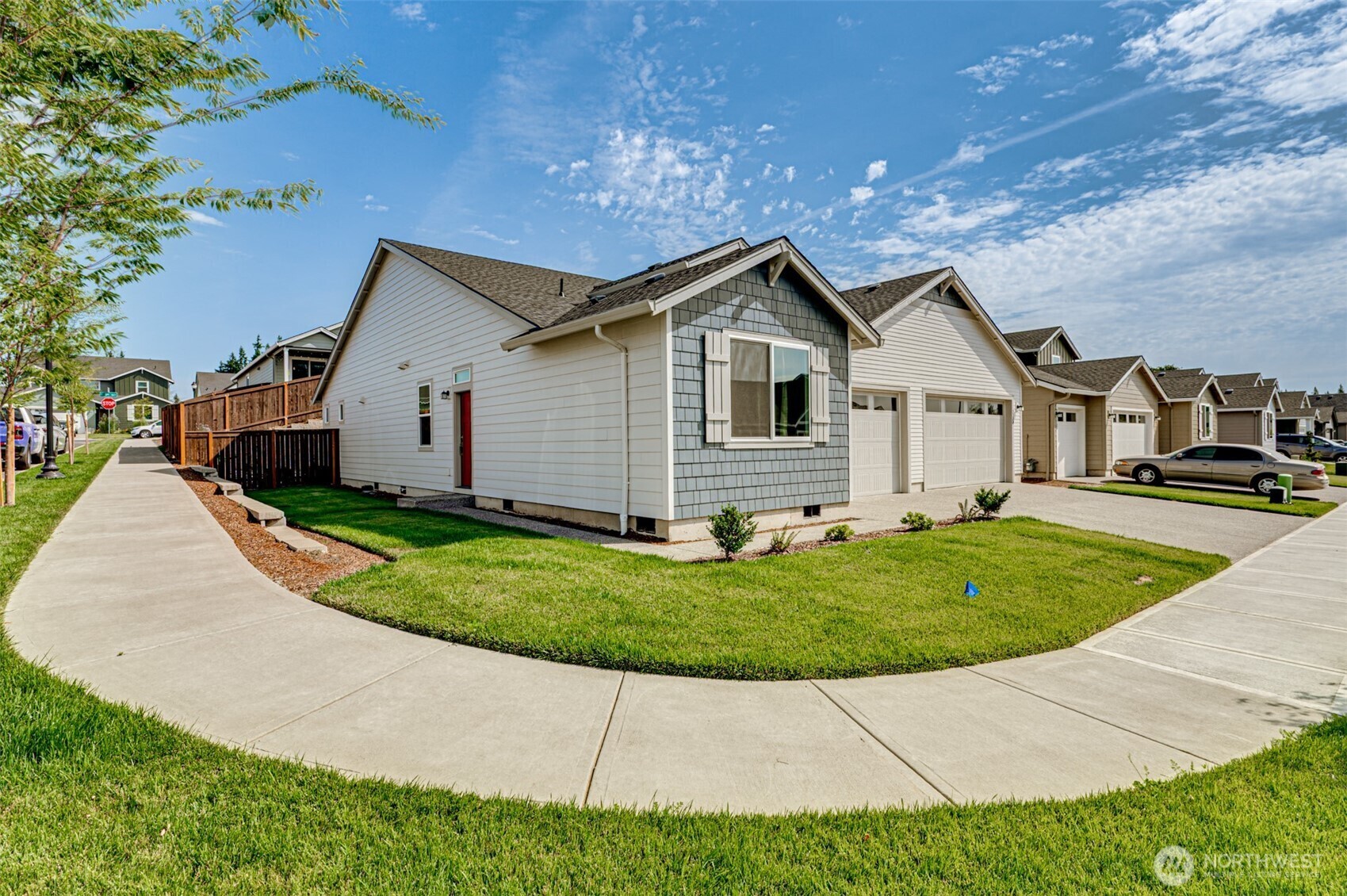 Property Photo:  2718 S 9th Way  WA 98642 