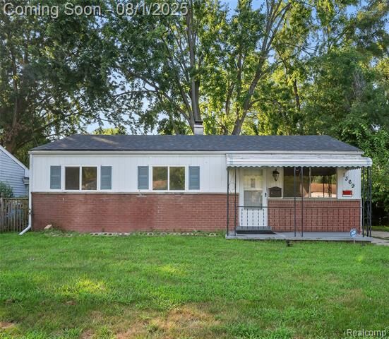 Property Photo:  1369 Candlewood Lane  MI 48198 