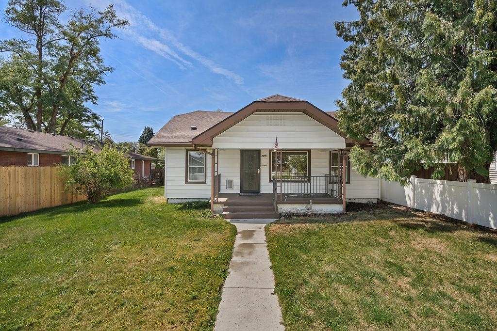 Property Photo: 4007 N Jefferson St WA 99205