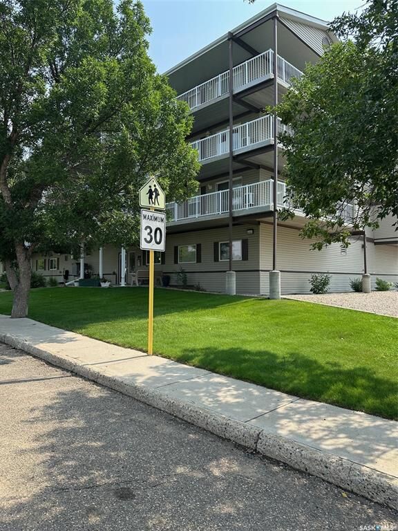 Property Photo: 1637 1st Street 305 SK S4A 2X4