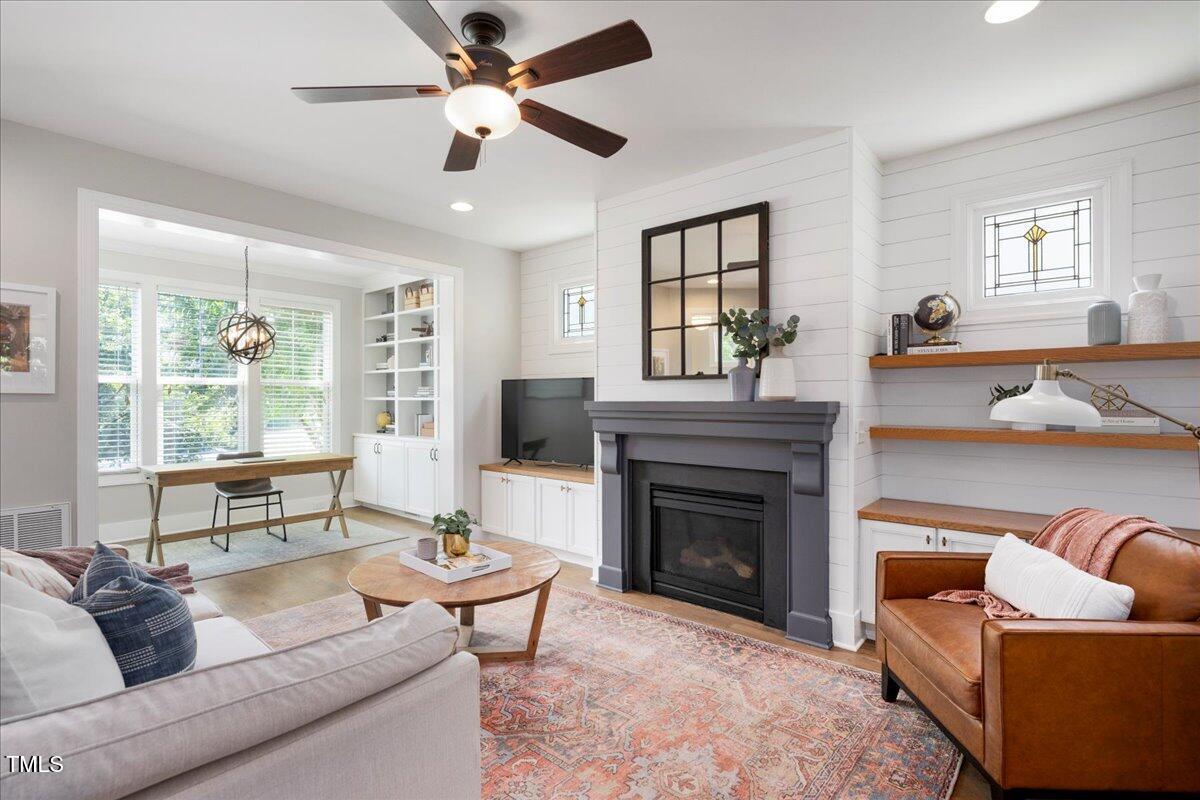 Property Photo: 1117 Teatree Court NC 27513