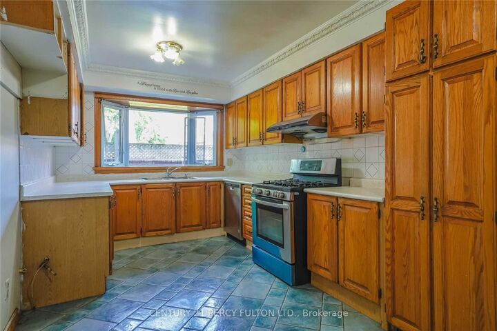 Photo de la propriété:  6172 Kingston Road  ON M1C 1K9 